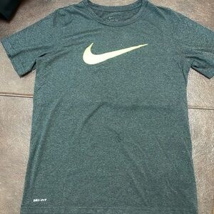 Kids charcoal grey Nike T-shirt